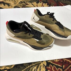 Jordan Men's Olive and Black Sneakers